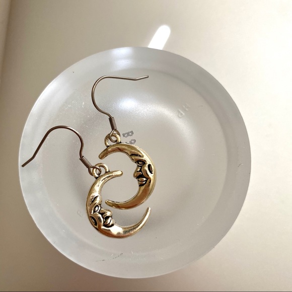 Earrings - Picture 13 of 16